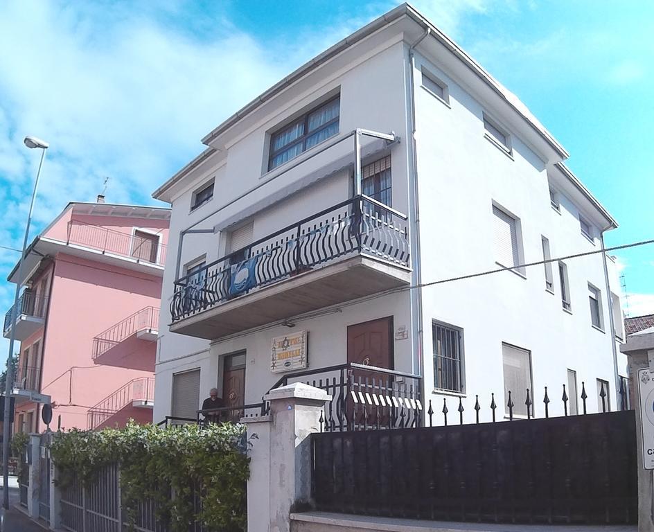 Birilli B&B Civitanova Marche Bagian luar foto